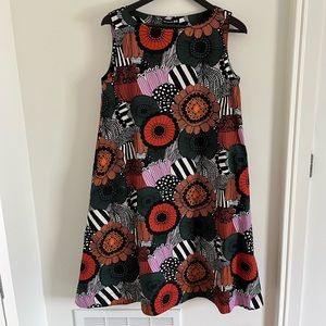 NWT - Never worn Uniqlo colourful dress - size MEDIUM